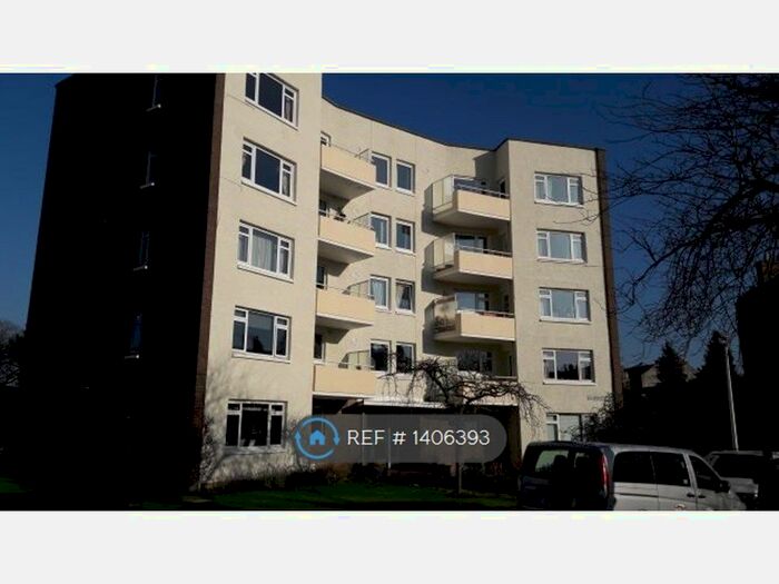 2 Bedroom Flat To Rent In Falcon Court, Edinburgh, EH10