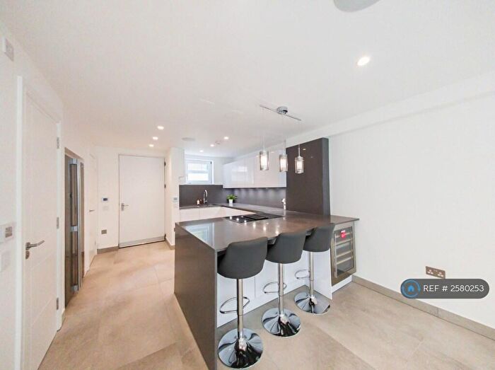 3 Bedroom Maisonette To Rent In Naylor Building East, London, E1