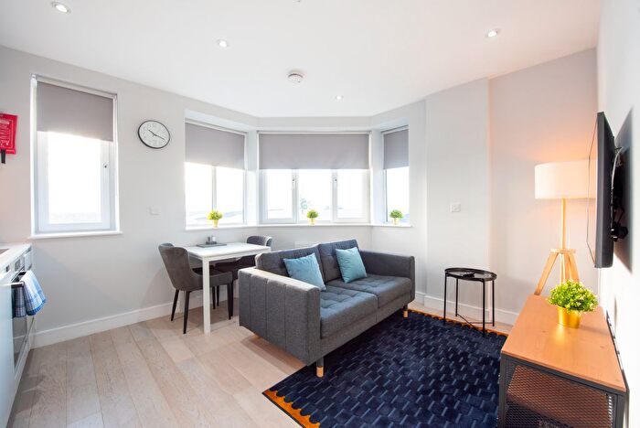 2 Bedroom Flat To Rent In Library House, New Road, Brentwood, CM14