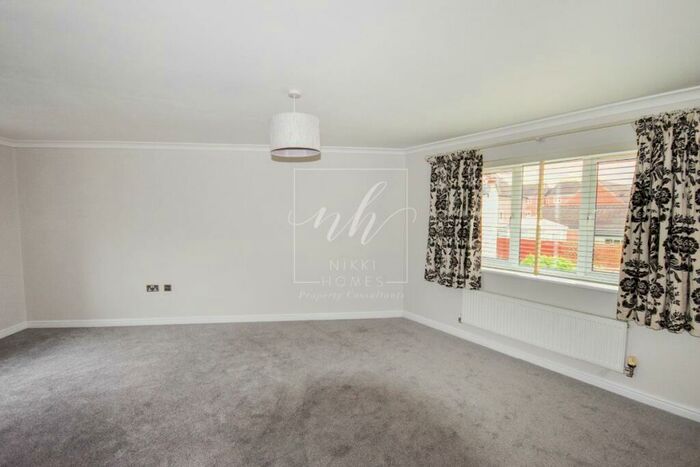 3 Bedroom Terraced House For Sale In Lloyds Way, Stratford-upon-Avon, CV37