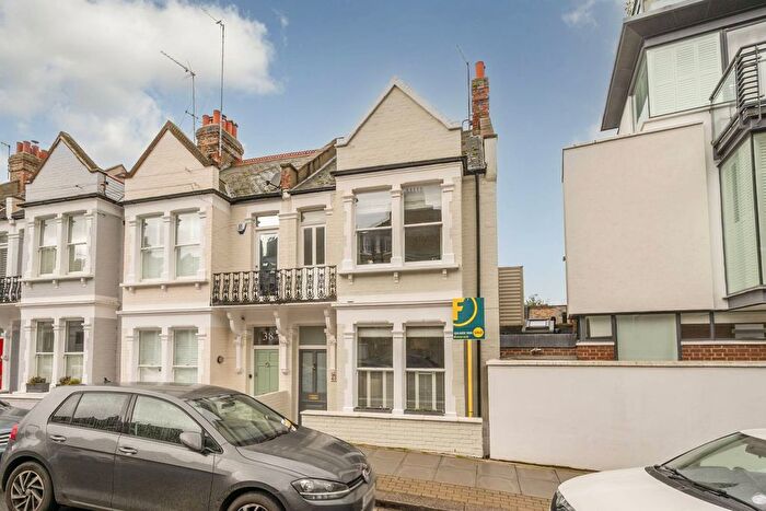 4 Bedroom End Terrace House For Sale In Glendarvon Street, West Putney, London, SW15
