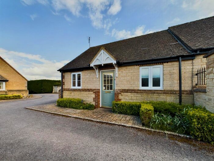 1 Bedroom Bungalow To Rent In Harmans Court, Jubilee Lane, Milton-under-Wychwood, Chipping Norton, OX7