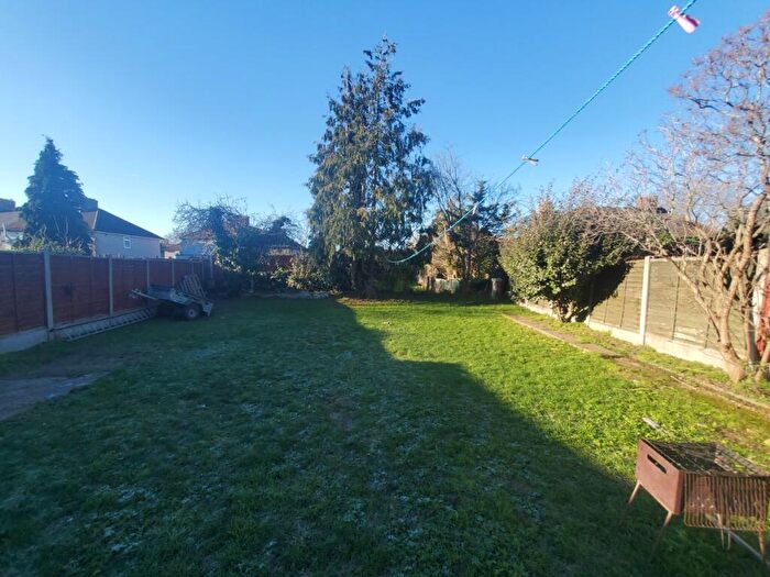 2 Bedroom House To Rent In Lullington Rd, Dagenham, RM9