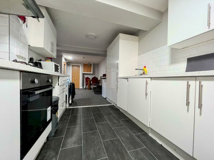 8 Bedroom Terraced House To Rent In Rhymney Terrace, Cathays, CF24