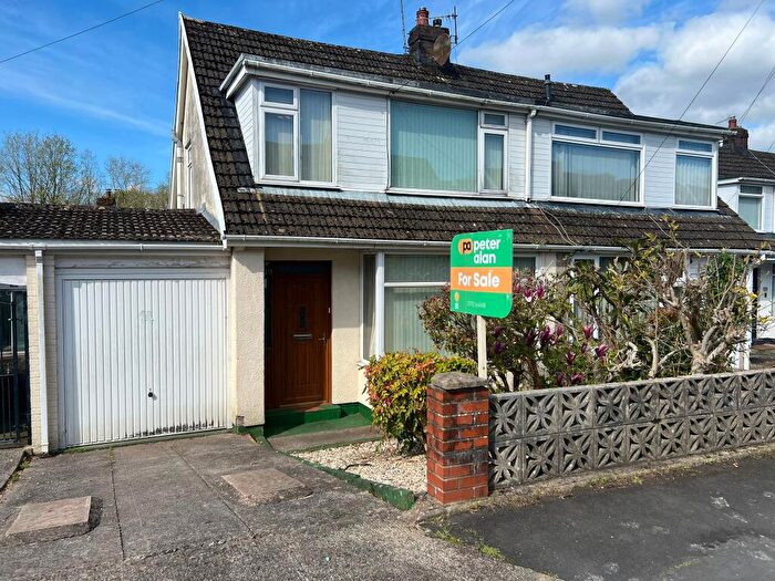 3 Bedroom Semi-Detached House For Sale In St. Aiden Drive, Killay, Swansea, SA2