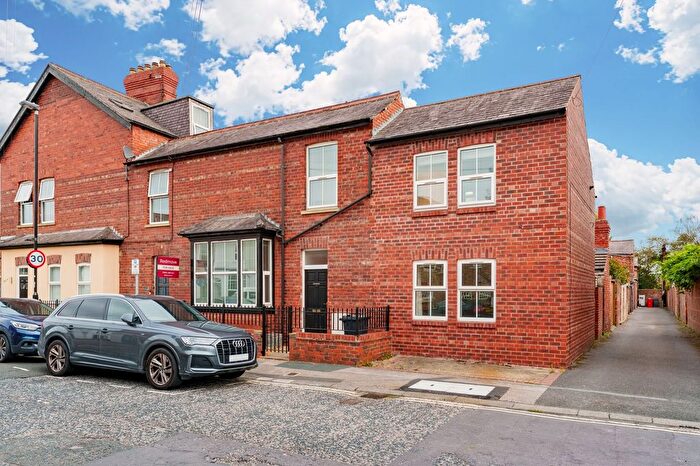 2 Bedroom Semi-detached House For Sale In Harcourt Street, York, YO31