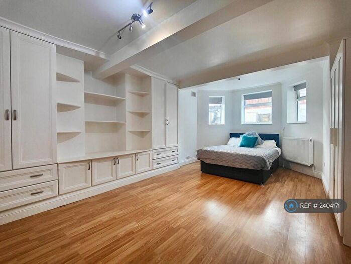 2 Bedroom Flat To Rent In Roseneath Avenue, London, N21