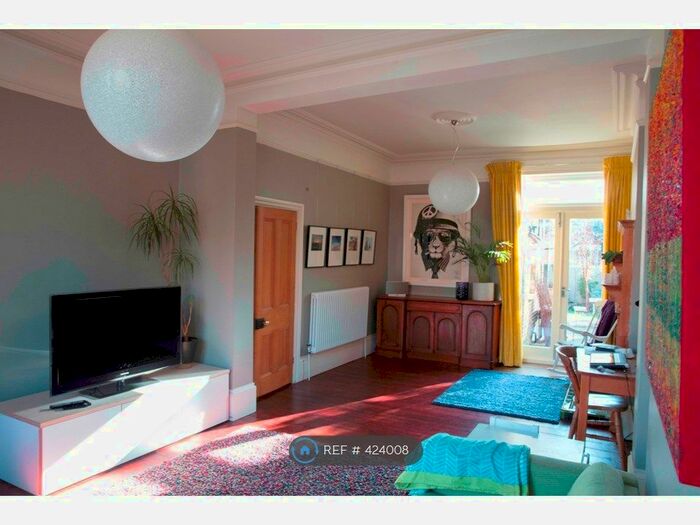 4 Bedroom Semi-Detached House To Rent In Adelaide Avenue, London, SE4