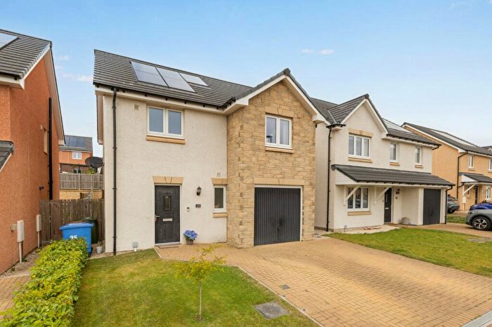3 Bedroom Detached House For Sale In Bellwood Place, Penicuik, EH26