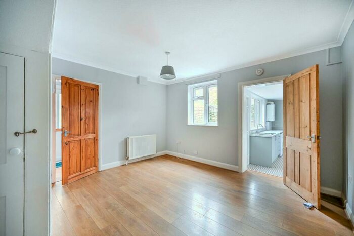3 Bedroom Semi-Detached House To Rent In Albert Road, Kingston, Kingston Upon Thames, KT1