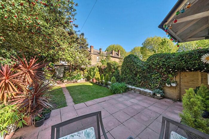 4 Bedroom Semi-Detached House For Sale In Thornsbeach Road, Catford, London, SE6