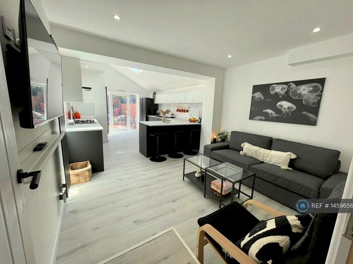 4 Bedroom Terraced House To Rent In Irving Road, Coventry, CV1