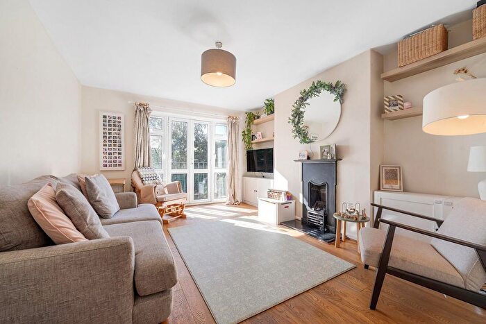 2 Bedroom Flat For Sale In Trinity Gardens, SW9