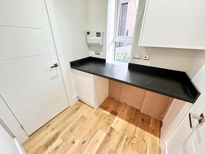 4 Bedroom Detached House For Sale In The Glade, Grimsby, DN34