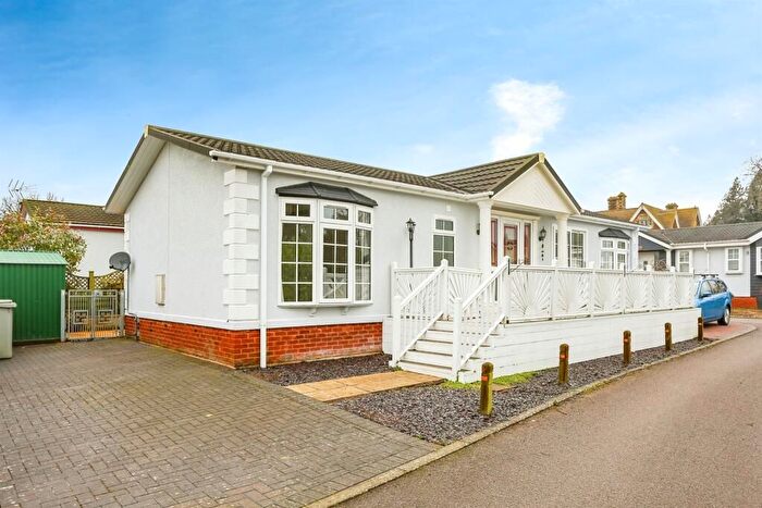 2 Bedroom Mobile/park Home For Sale In Ranksborough Hall, Langham, Oakham, LE15