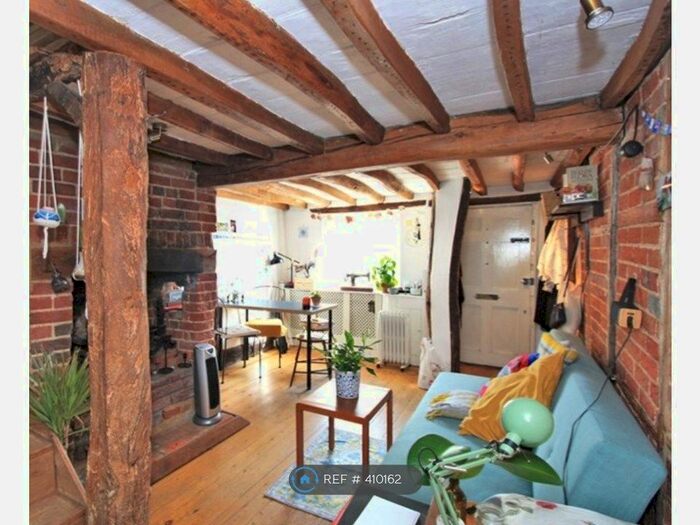 1 Bedroom Maisonette To Rent In Aylesbury End, Beaconsfield, HP9