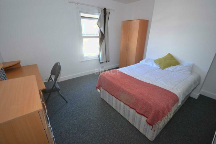 4 Bedroom Terraced House To Rent In Erleigh Road, Reading, Berkshire, RG1