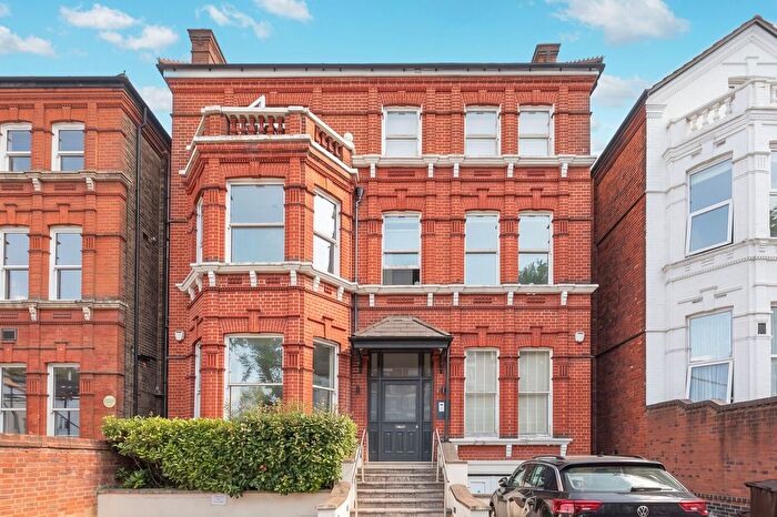 2 Bedroom Flat To Rent In Shoot Up Hill, Kilburn, London, NW2