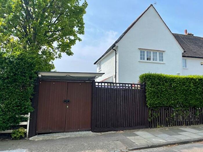 1 Bedroom Flat To Rent In Brome Road, London, SE9