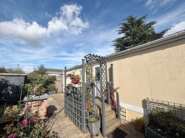 1 Bedroom Semi-Detached House For Sale In Glebe Drive, Countesthorpe, Leicester, LE8