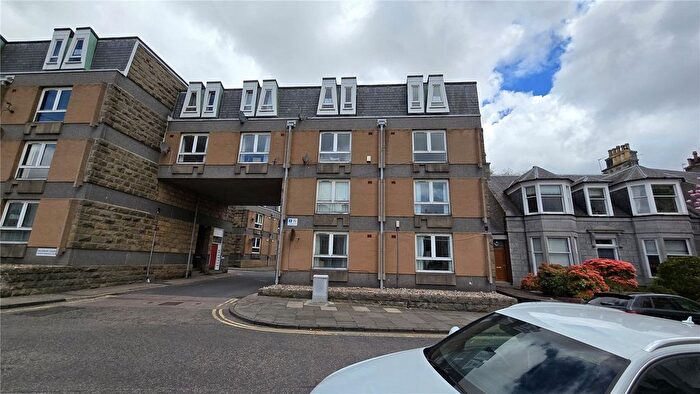 2 Bedroom Flat For Sale In Salisbury Court, Aberdeen, AB10