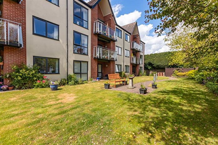 2 Bedroom Apartment For Sale In Roslyn Court, Willow Wong, Burton Joyce, Nottingham, NG14