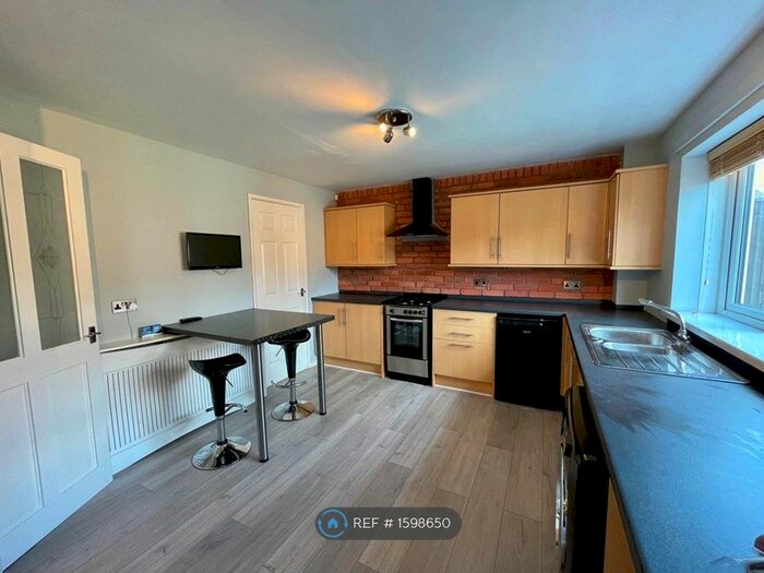 3 Bedroom Terraced House To Rent In Woodcock Close, Middlesbrough, TS6