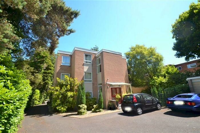2 Bedroom Flat To Rent In Poole, BH12