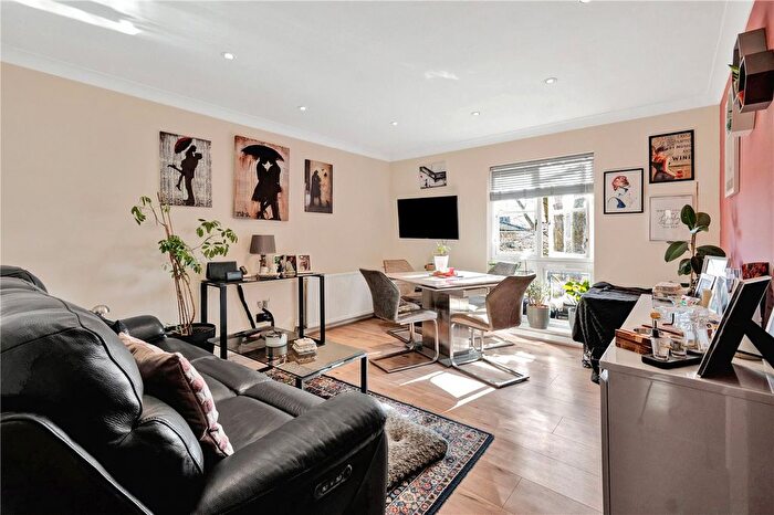 1 Bedroom Flat For Sale In Belvoir Lodge, Overhill Road, East Dulwich, London, SE22