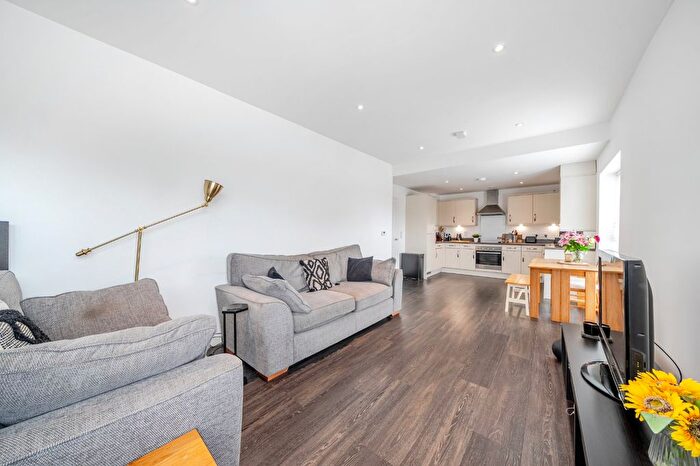 2 Bedroom Flat For Sale In Upper Elmers End Road, Beckenham, BR3