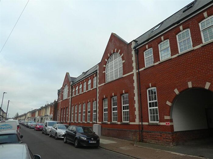 3 Bedroom Apartment To Rent In Reginald Road, Southsea, Hants, PO4