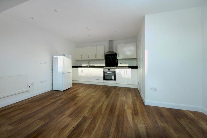 1 Bedroom Flat To Rent In Canberra Road, London, W13