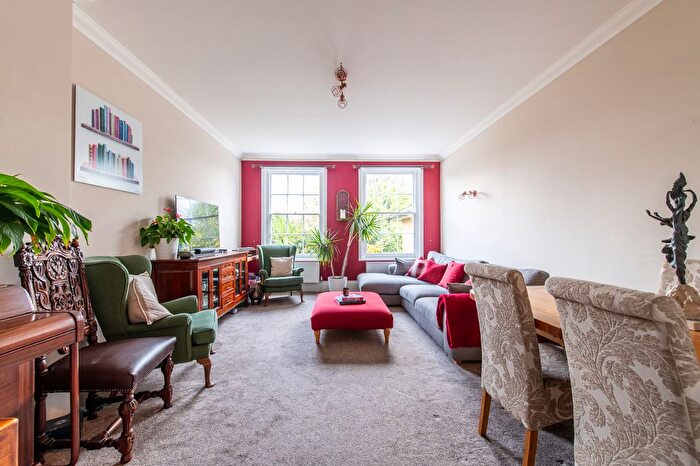 2 Bedroom Flat To Rent In Bordyke, Tonbridge, TN9