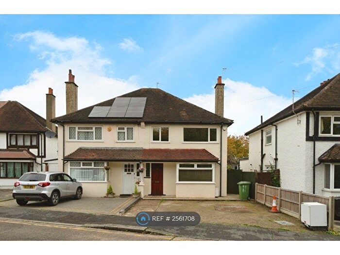 3 Bedroom Semi Detached House To Rent In Horsley Close, Epsom, KT19