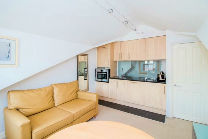 1 Bedroom Apartment To Rent In James Street, East Oxford, OX4