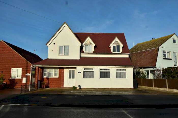 4 Bedroom Detached House To Rent In Golf Green Road, Jaywick, CO15