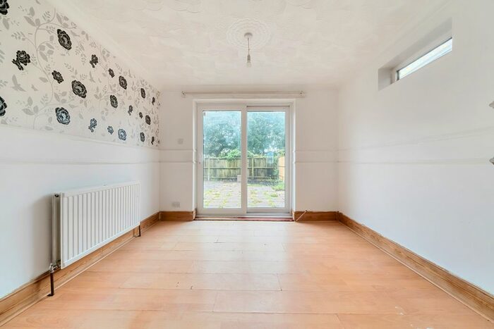3 Bedroom Terraced House For Sale In Redbridge Hill, Millbrook, Southampton, SO16