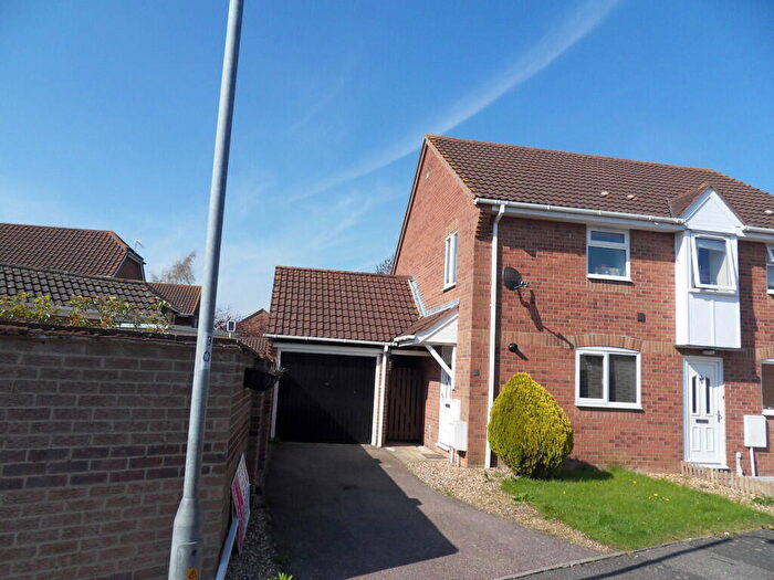 2 Bedroom Semi Detached House To Rent In Roydon, IP22
