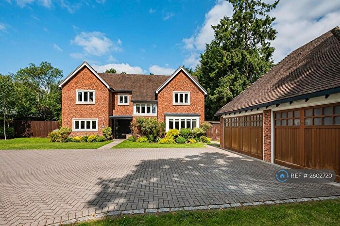 5 Bedroom Detached House To Rent In Uxmore Road, Reading, RG8