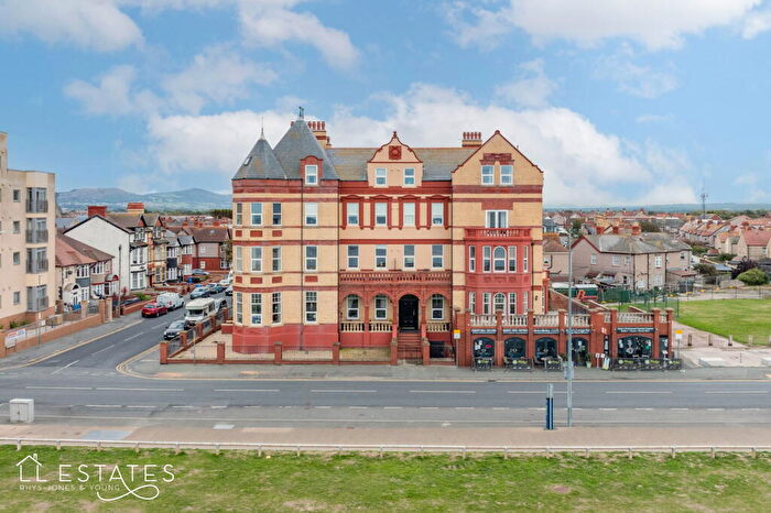 2 Bedroom Flat For Sale In Apartment, Palace Apartments - West Parade, LL18