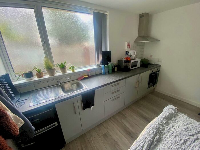 1 Bedroom Flat To Rent In Off Hawthorne Avenue, Uplands, Swansea, SA2
