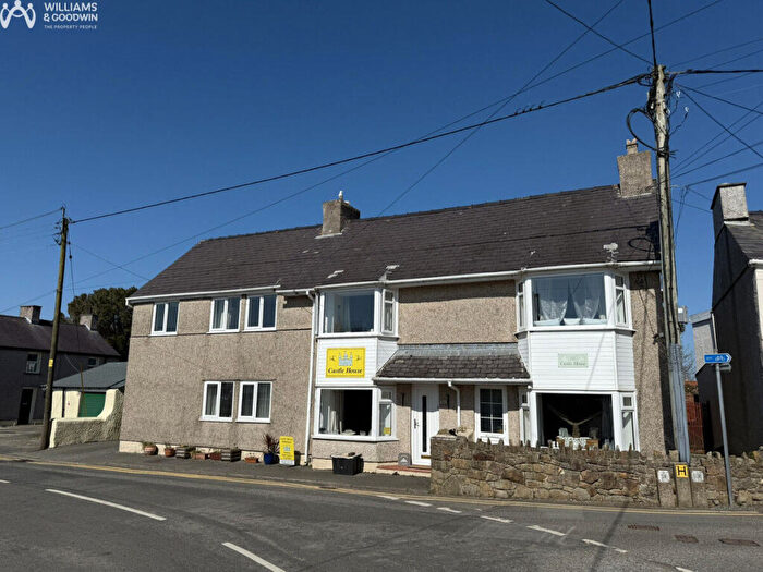 8 Bedroom Detached House For Sale In Penysarn, Amlwch, Anglesey, LL69