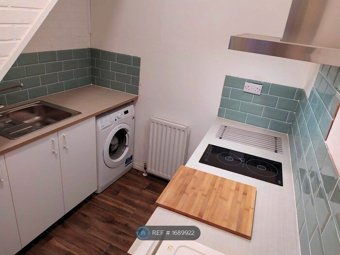 1 Bedroom Flat To Rent In Tennyson Street, South Shields, NE33