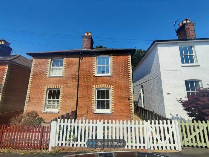 2 Bedroom Semi-Detached House To Rent In High Path Road, Guildford, GU1