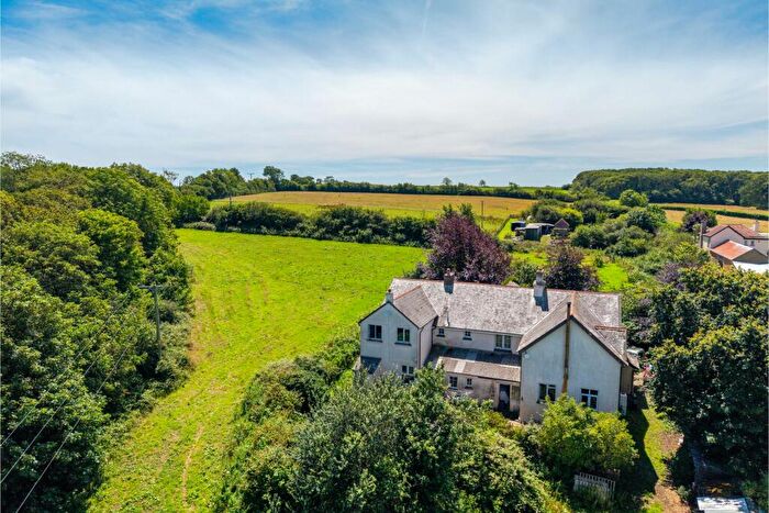 7 Bedroom Detached House For Sale In Smemington Farm & Cottage, Tawstock, EX31