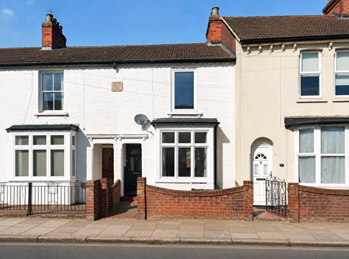 4 Bedroom Terraced House To Rent In Park Road West, Bedford, Bedfordshire, MK41
