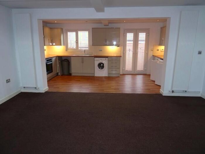 3 Bedroom Flat To Rent In St Cuthberts Street, Bedford, MK40