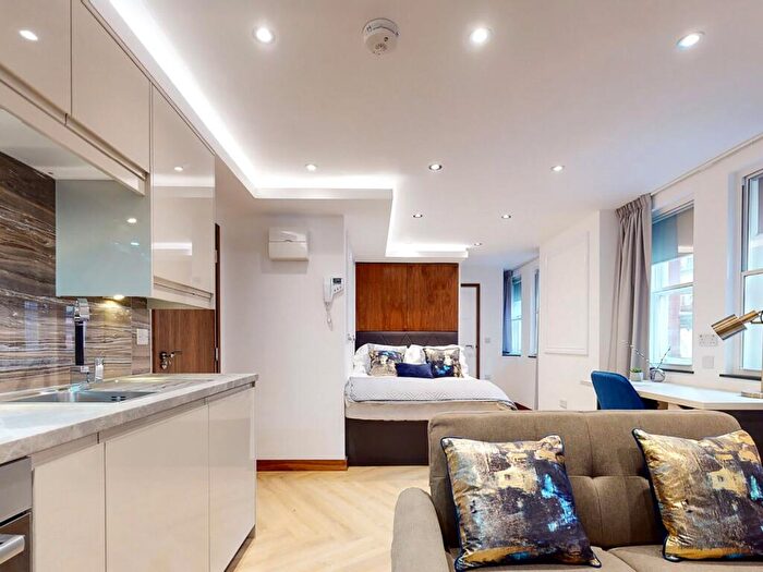 Apartment To Rent In Apt, Live Oasis Piccadilly #, M1