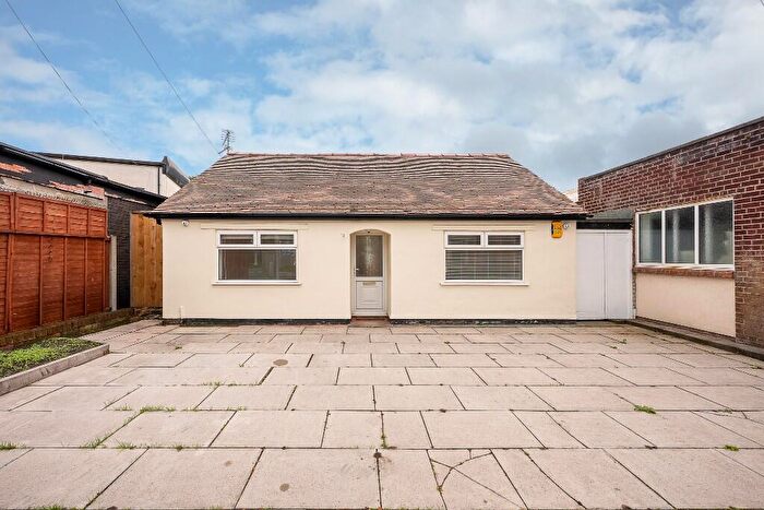 2 Bedroom Detached Bungalow For Sale In Cottage Lane, Ormskirk, Lancashire, L39