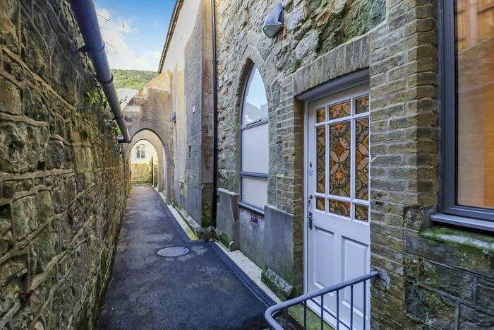 2 Bedroom Flat To Rent In High Street, Ventnor, PO38